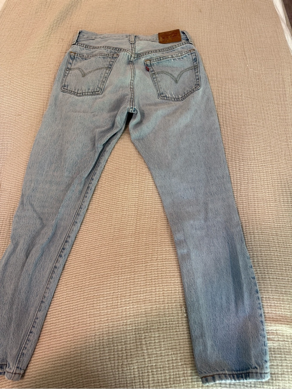 Levi's Light Blue Women's Skinny Jeans with Knee Distress - Picture 2 of 5
